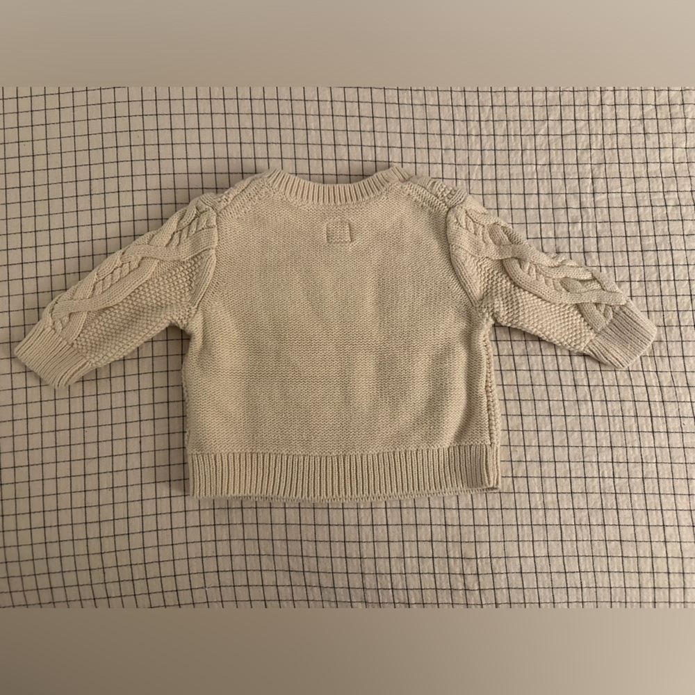 SOLD 🛍️5 for $5! Baby Gap Cream Cable Knit Sweater - Picture 4 of 4
